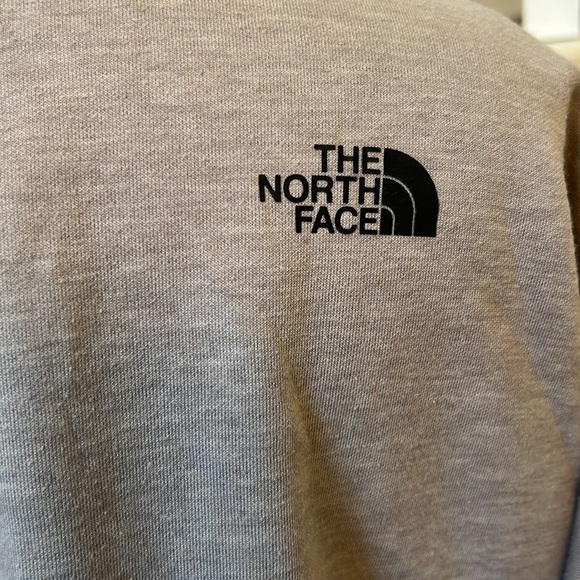 The North Face Gray Slacker Poncho Sweater Size Medium - Picture 7 of 9